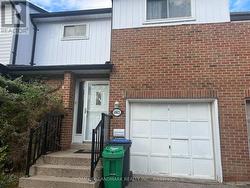 6043 CHIDHAM CRESCENT Mississauga, ON L5N 2R8