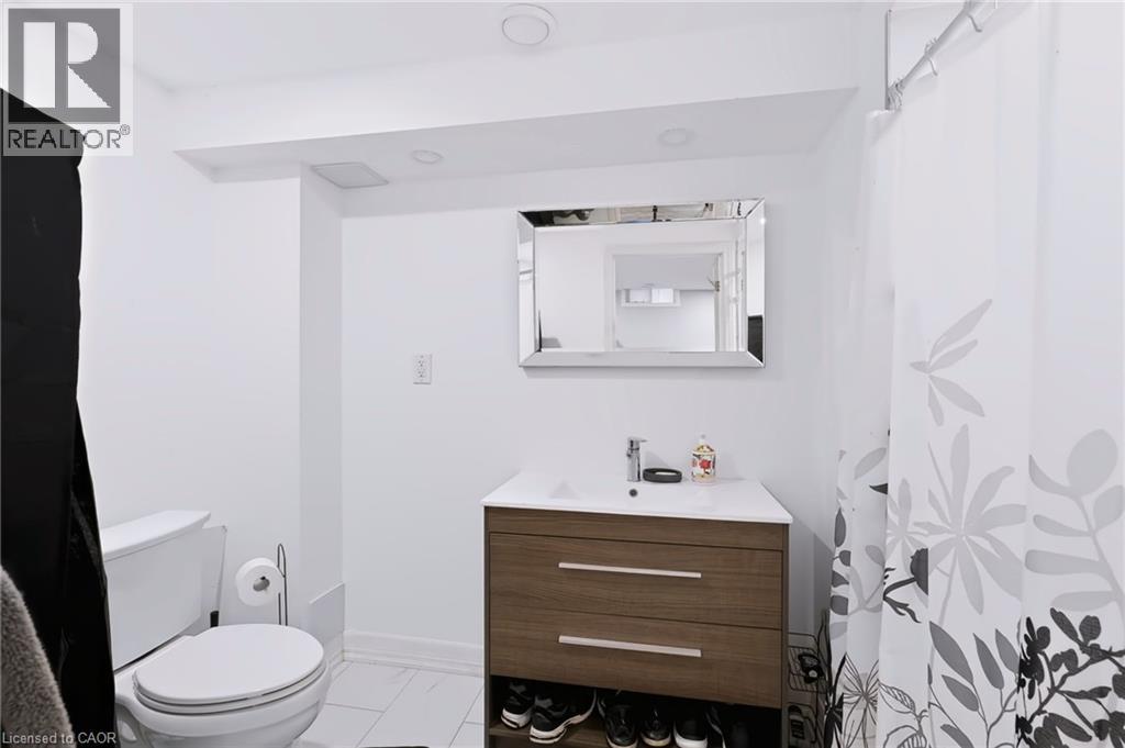 Bathroom (Basement) - 5549 Katy Gate, Mississauga, ON