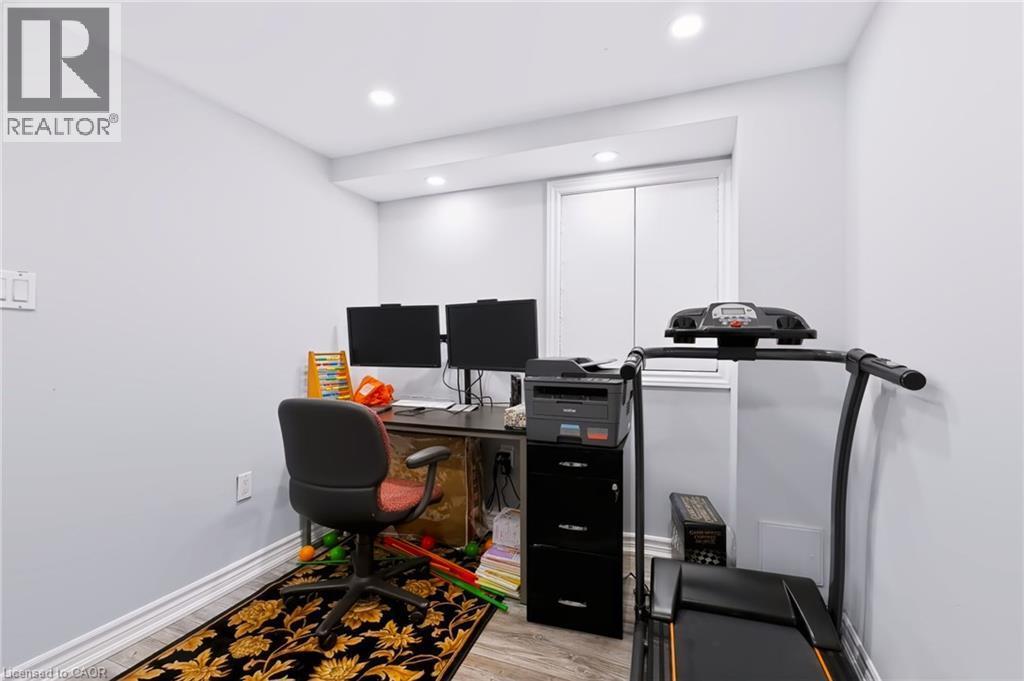 Office area - 5549 Katy Gate, Mississauga, ON