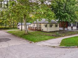 3605 BLOOMFIELD Windsor, ON N9C 1S1