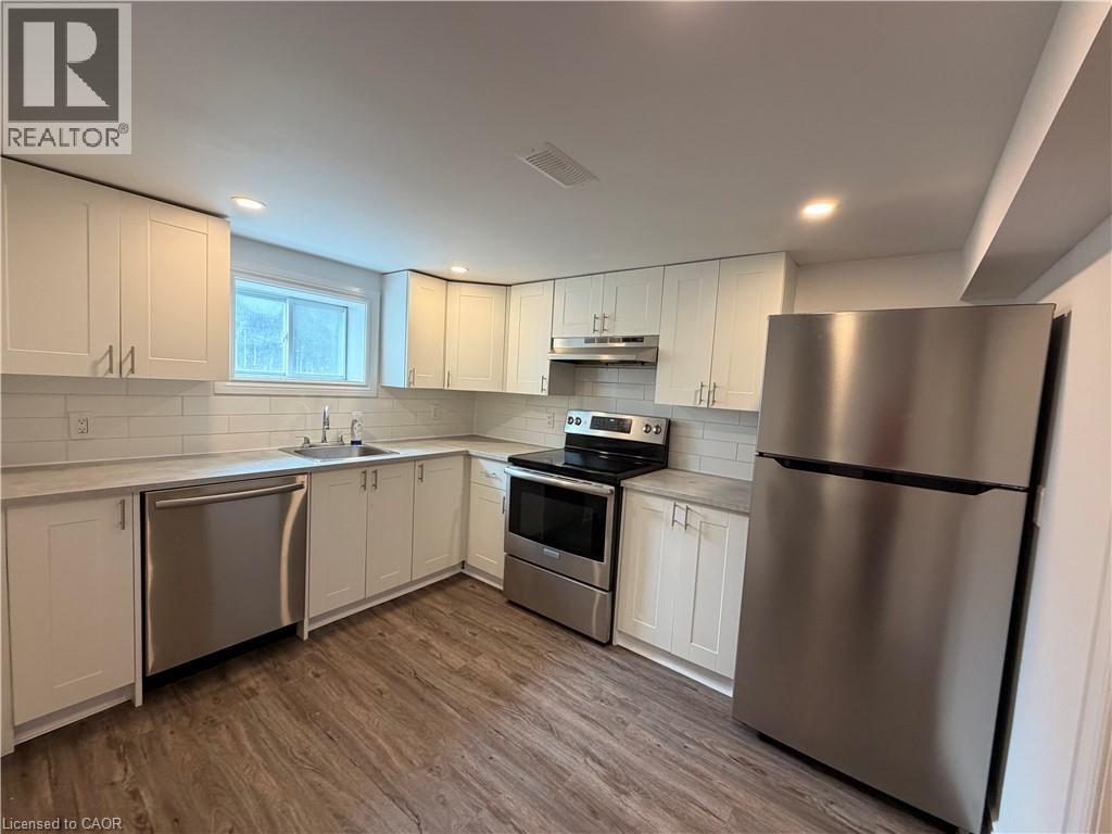246 East 27Th Street, Hamilton, ON