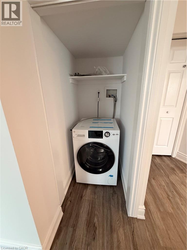 246 East 27Th Street, Hamilton, ON