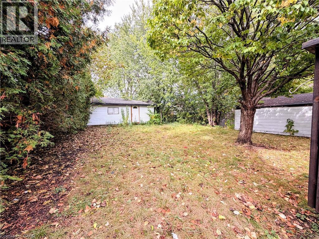 246 East 27Th Street, Hamilton, ON