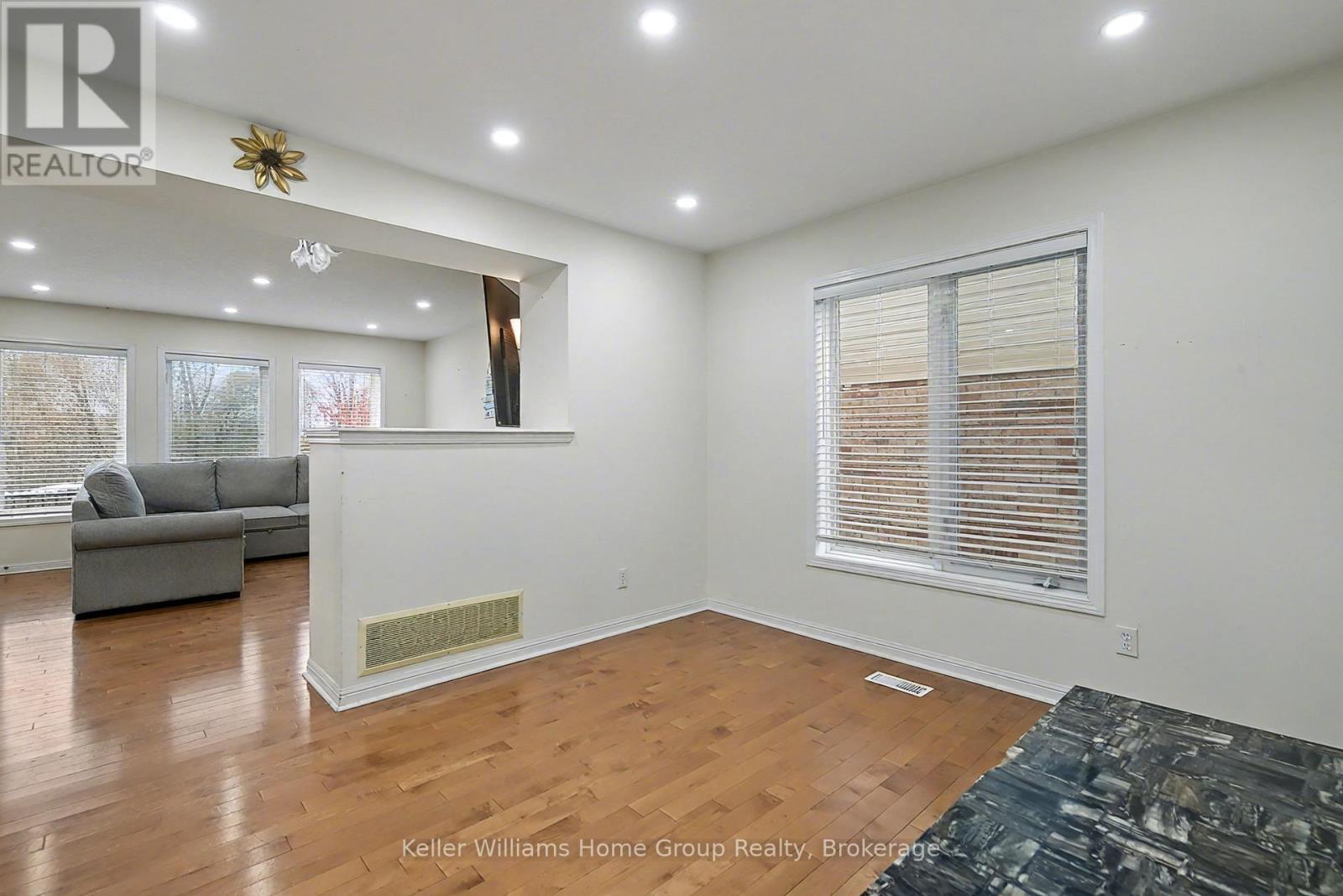 Upper - 24 Baintree Way, Cambridge, ON