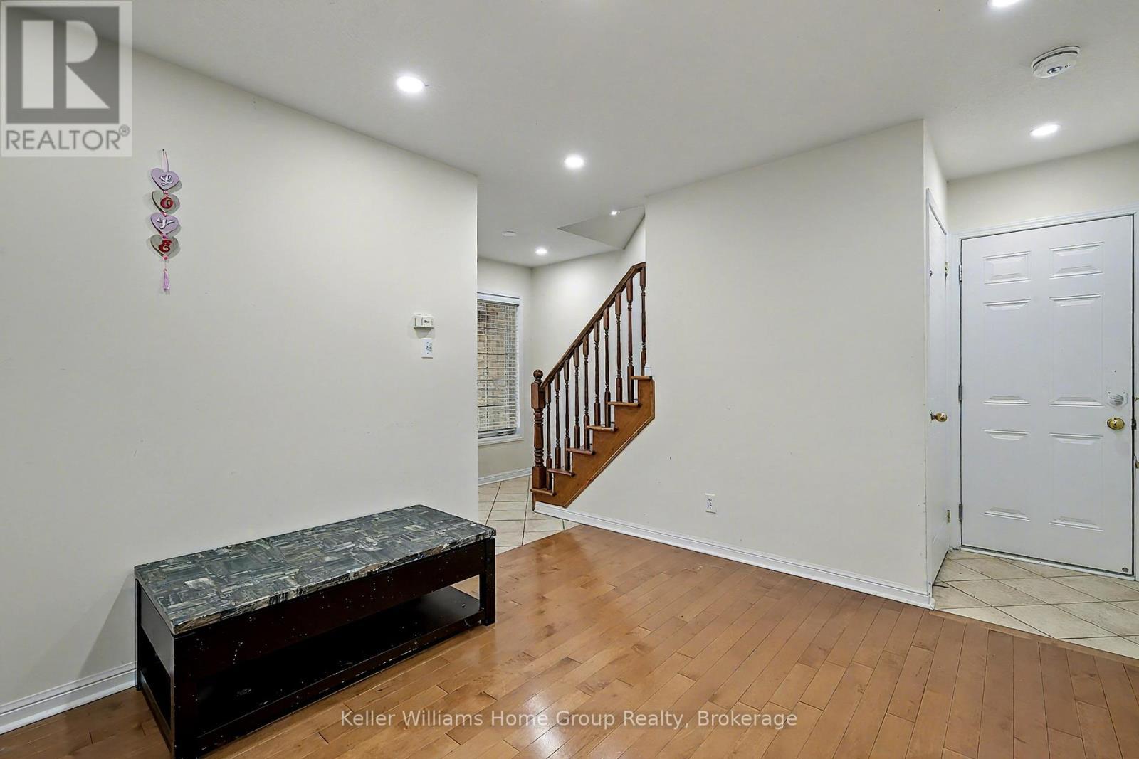 Upper - 24 Baintree Way, Cambridge, ON