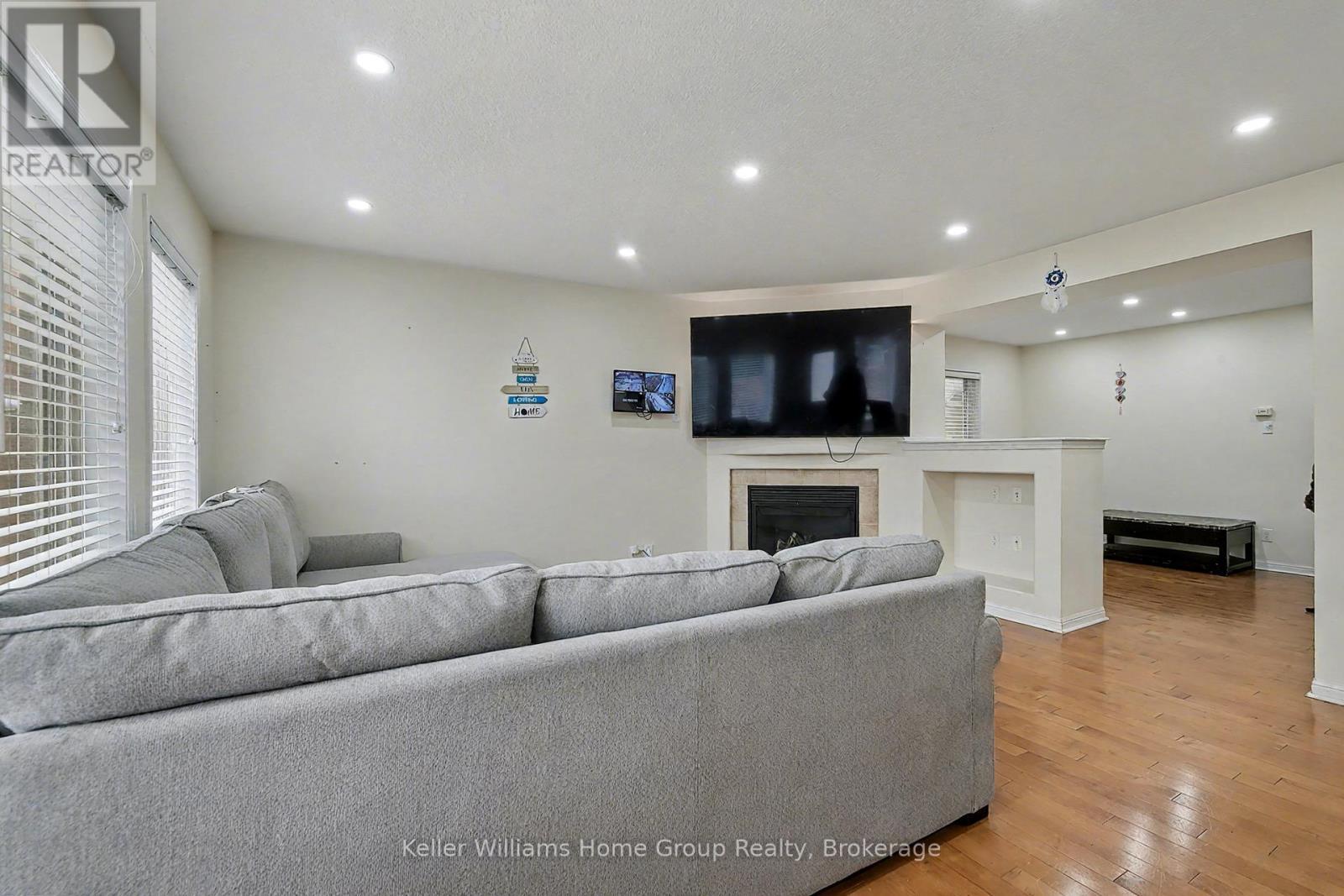 Upper - 24 Baintree Way, Cambridge, ON