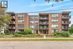 28 ROBINSON Street N Unit# 103 Grimsby, ON L3M 3C9