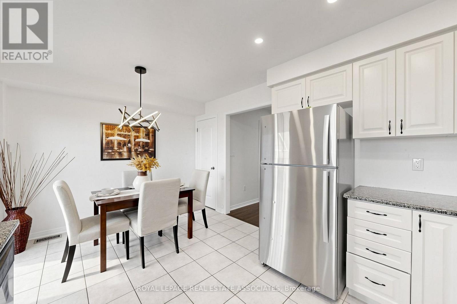 22 Benjamin Way, Whitby, ON