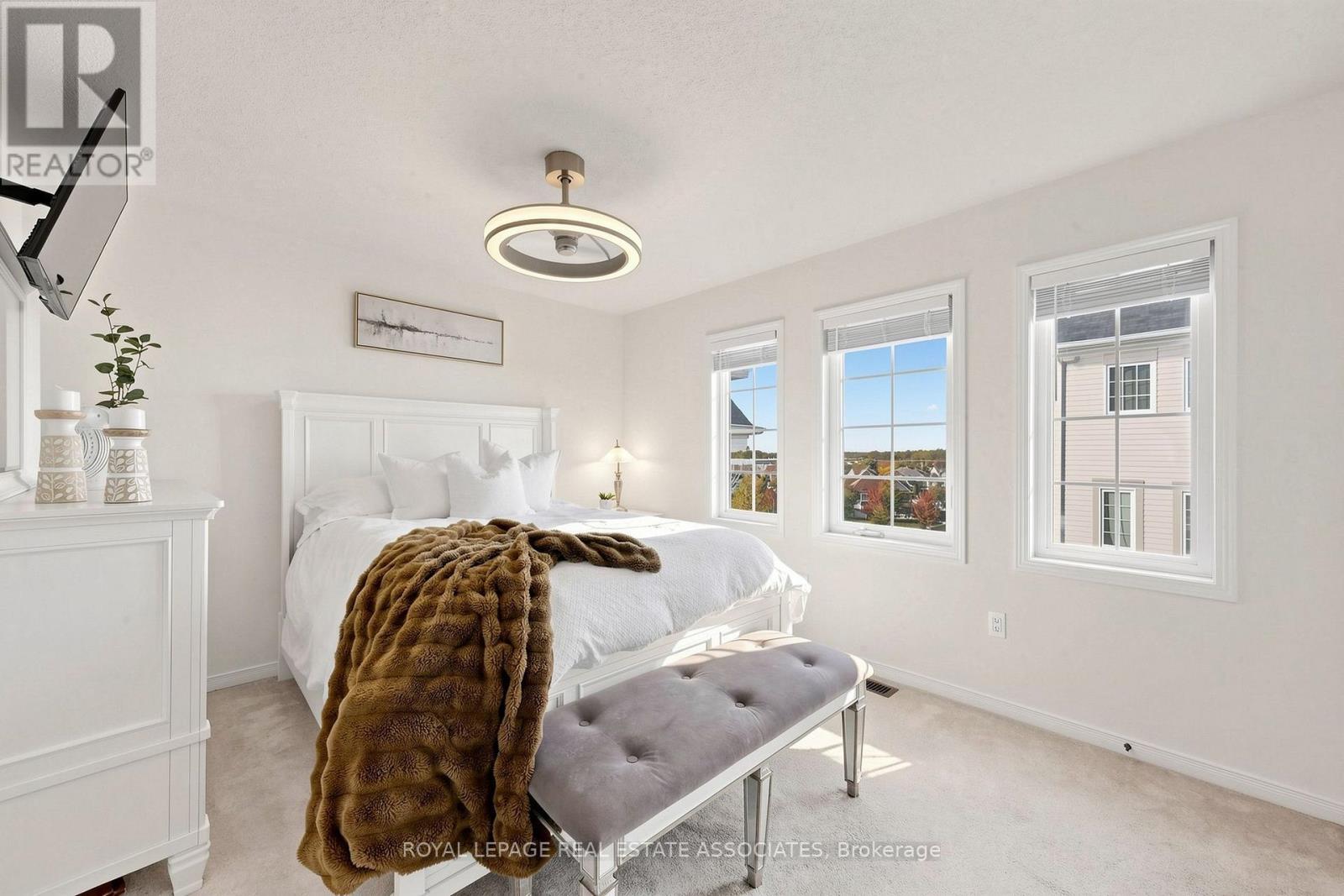 22 Benjamin Way, Whitby, ON