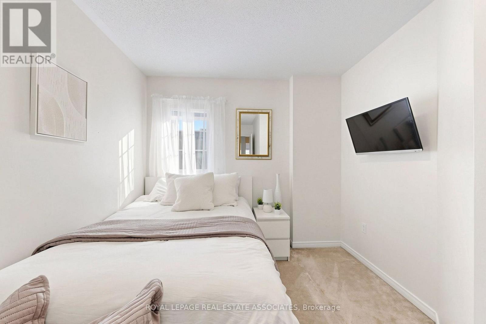 22 Benjamin Way, Whitby, ON