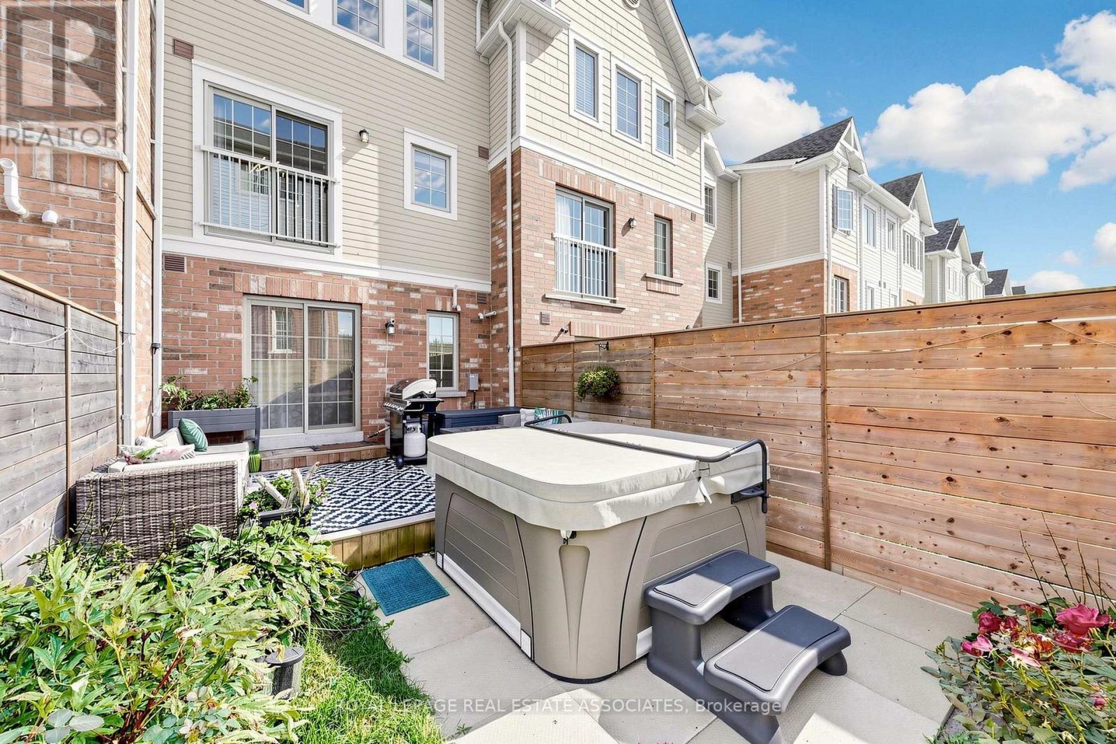 22 Benjamin Way, Whitby, ON
