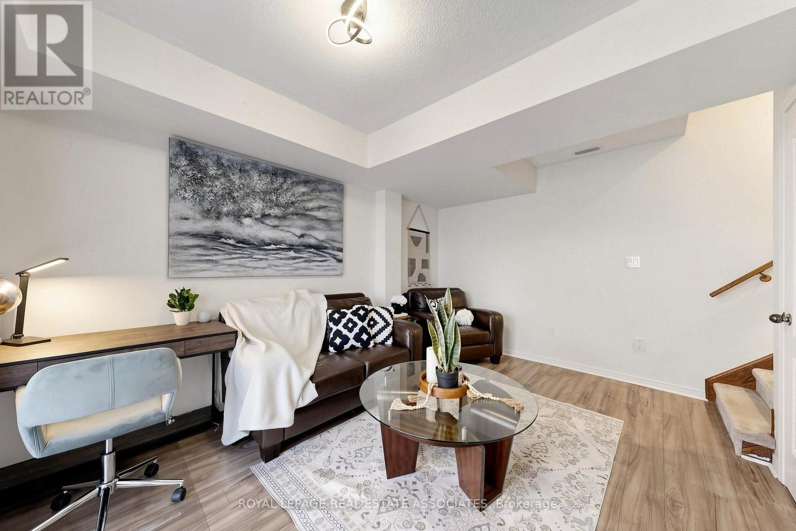 22 Benjamin Way, Whitby, ON