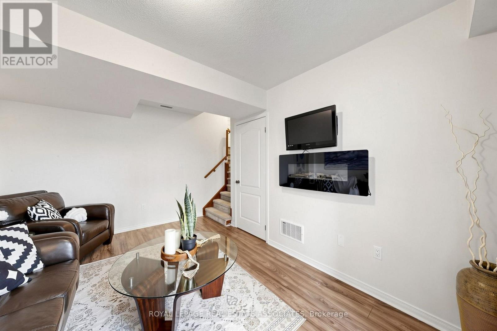 22 Benjamin Way, Whitby, ON