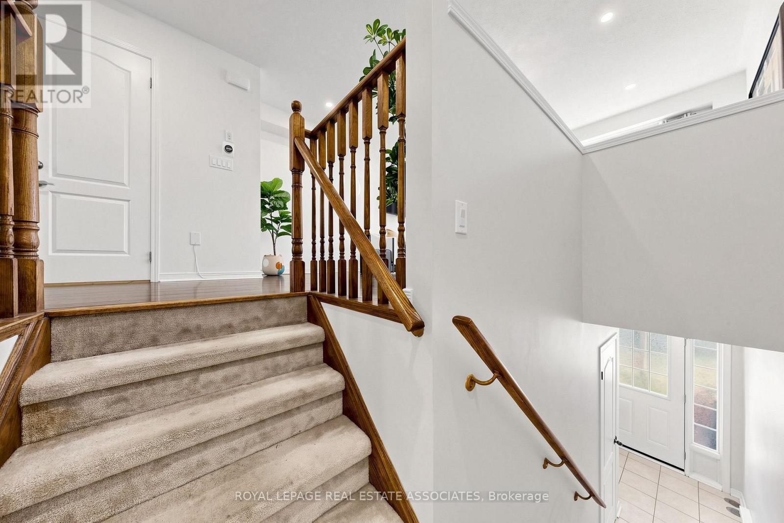 22 Benjamin Way, Whitby, ON