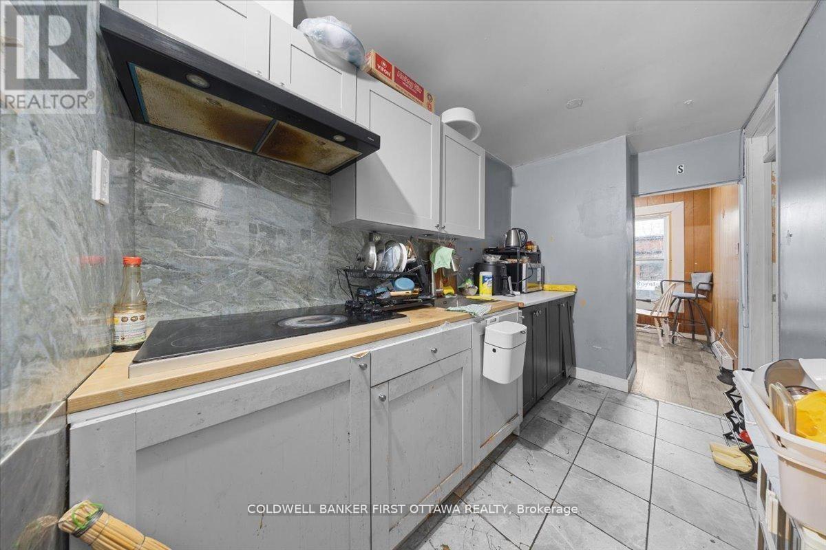 827 Somerset Street W, Ottawa, ON