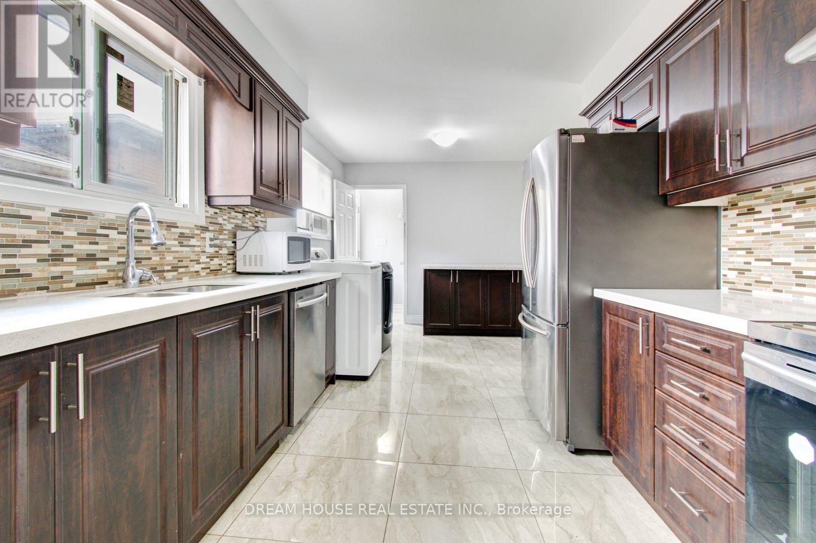 3764 Wyewood Road, Mississauga, ON
