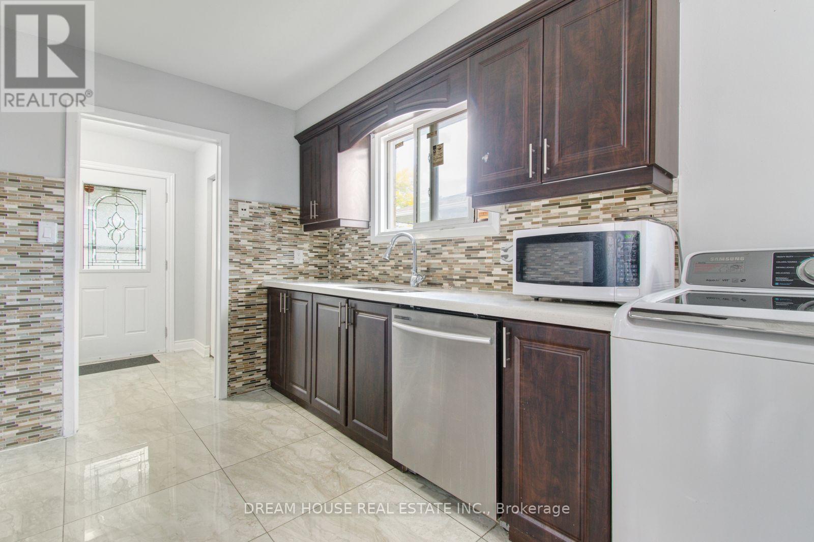 3764 Wyewood Road, Mississauga, ON