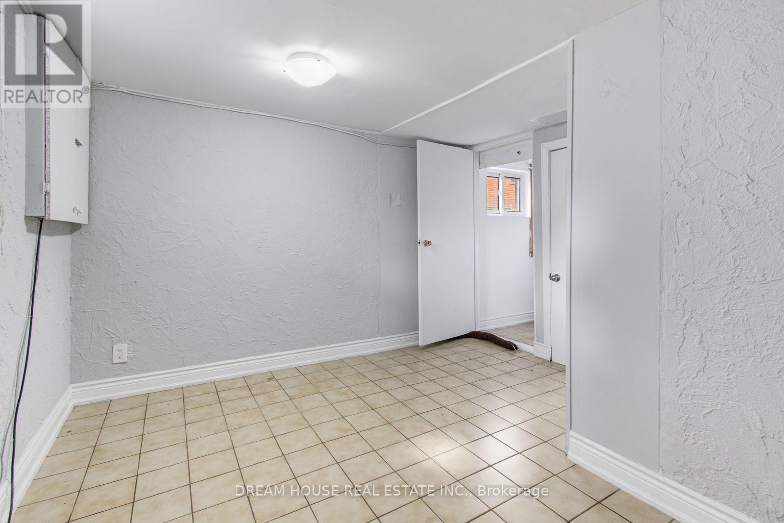 3764 Wyewood Road, Mississauga, ON