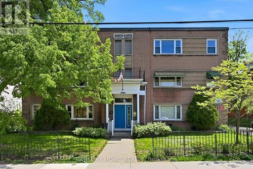 28 - 137 EMERALD STREET S  Hamilton, ON L8N 2V4