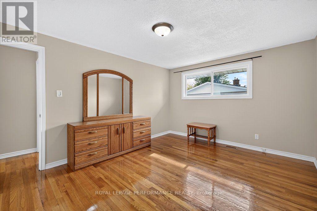 2258 Russell Road, Ottawa, ON