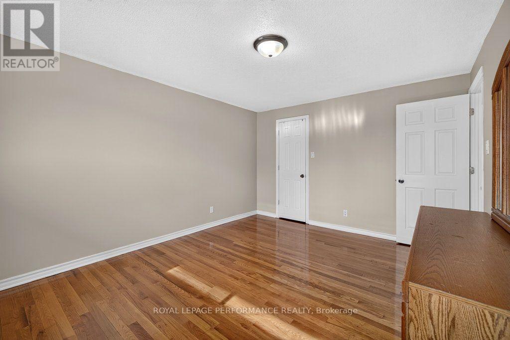 2258 Russell Road, Ottawa, ON