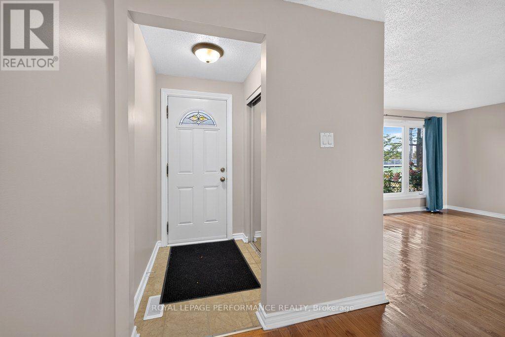 2258 Russell Road, Ottawa, ON