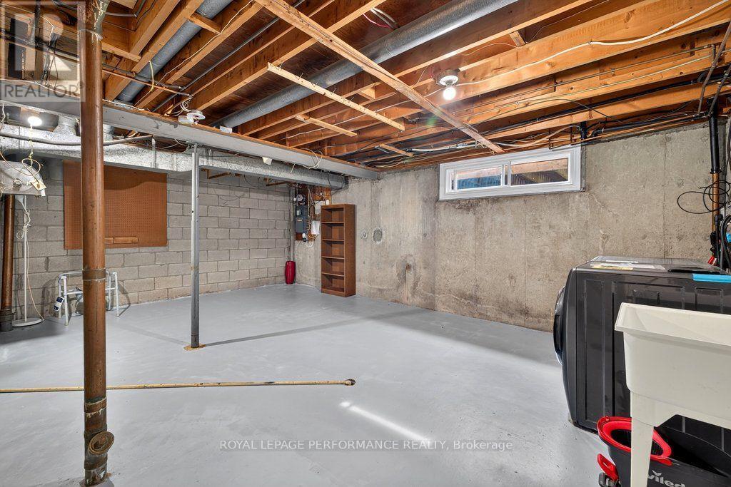 2258 Russell Road, Ottawa, ON