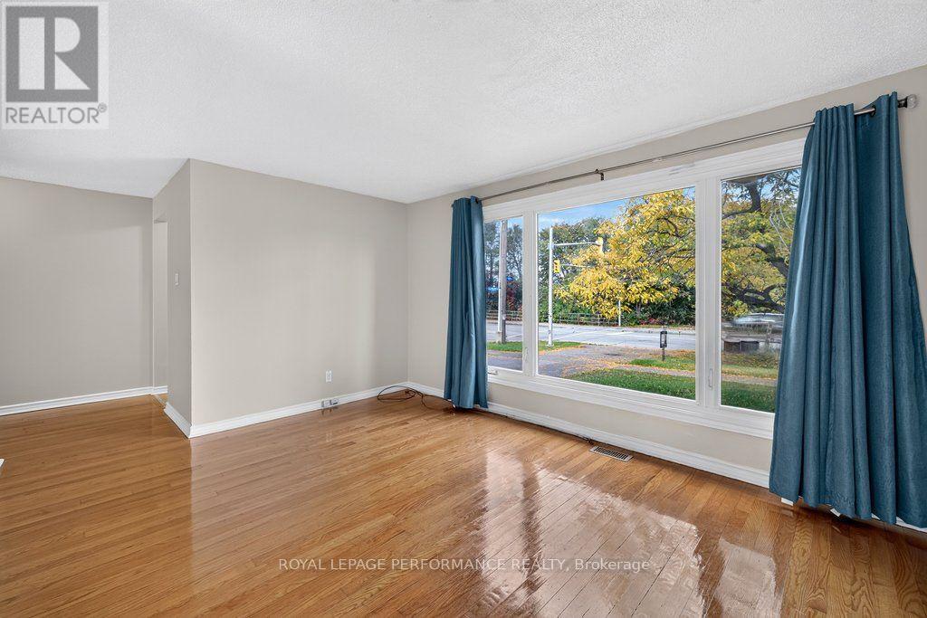 2258 Russell Road, Ottawa, ON