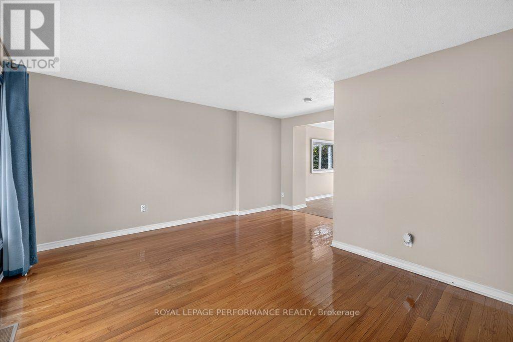 2258 Russell Road, Ottawa, ON