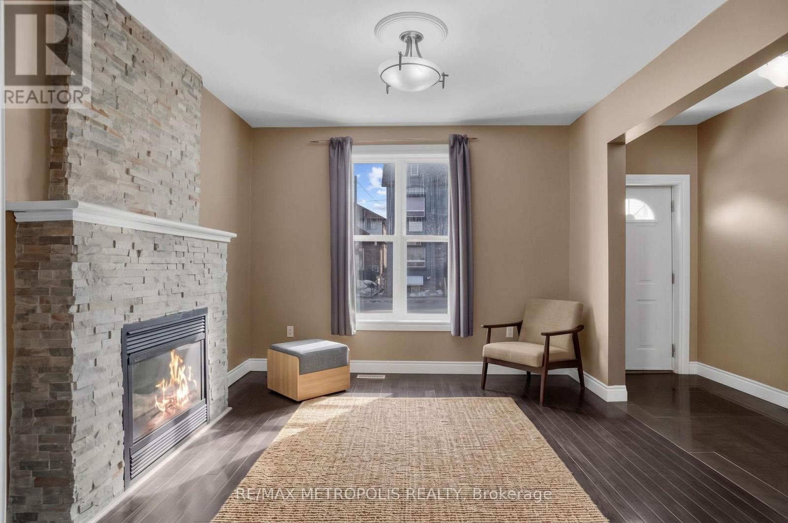 201 Bay Street N, Hamilton, ON