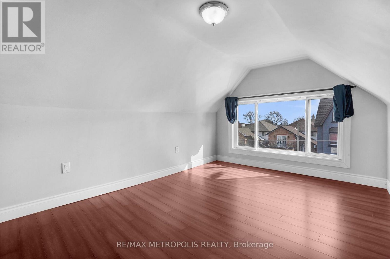 201 Bay Street N, Hamilton, ON
