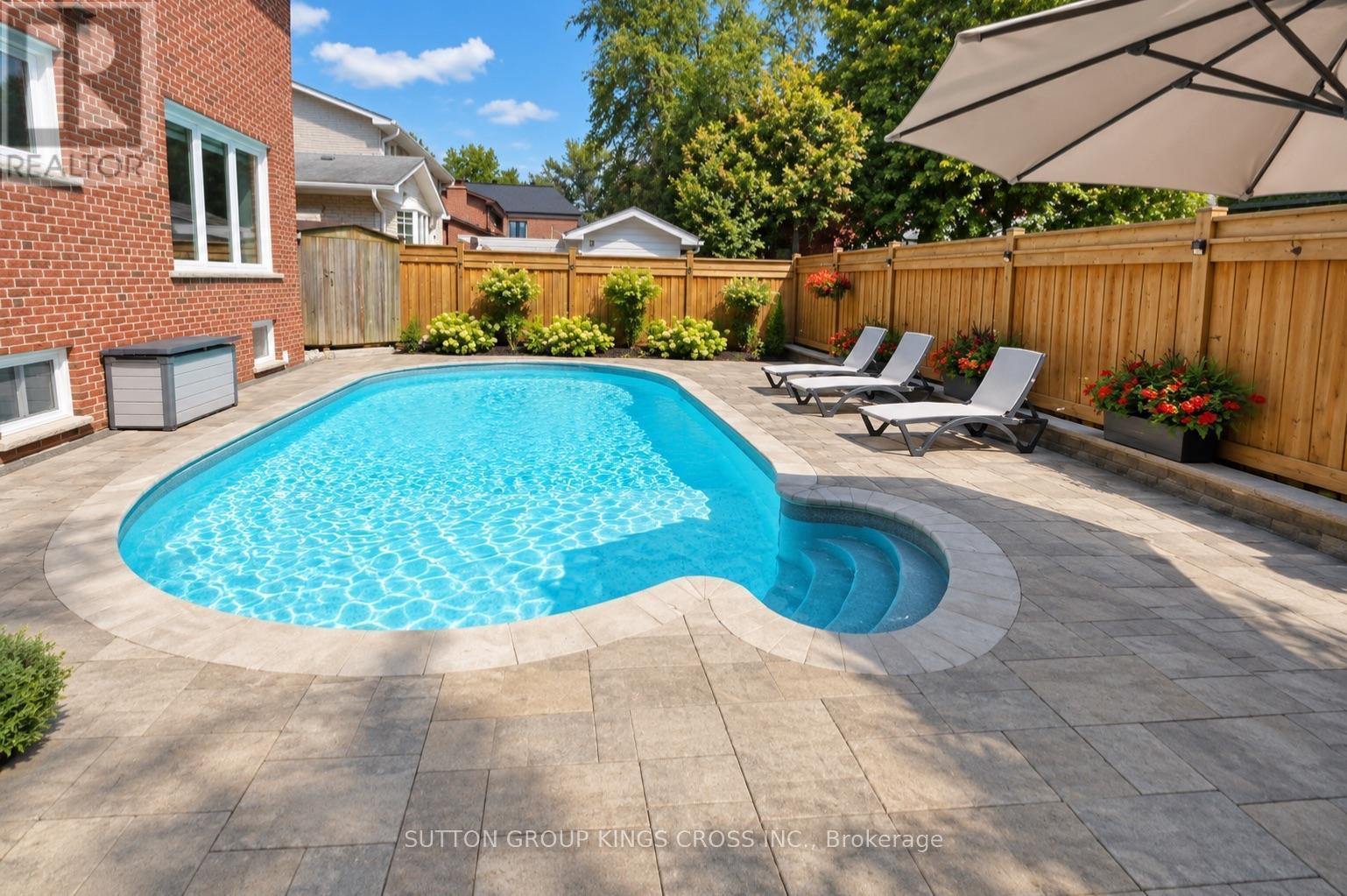 360 Isabella Avenue, Mississauga, ON