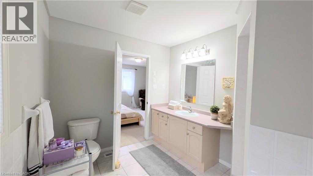 68 Benjamin Drive, Hamilton, ON