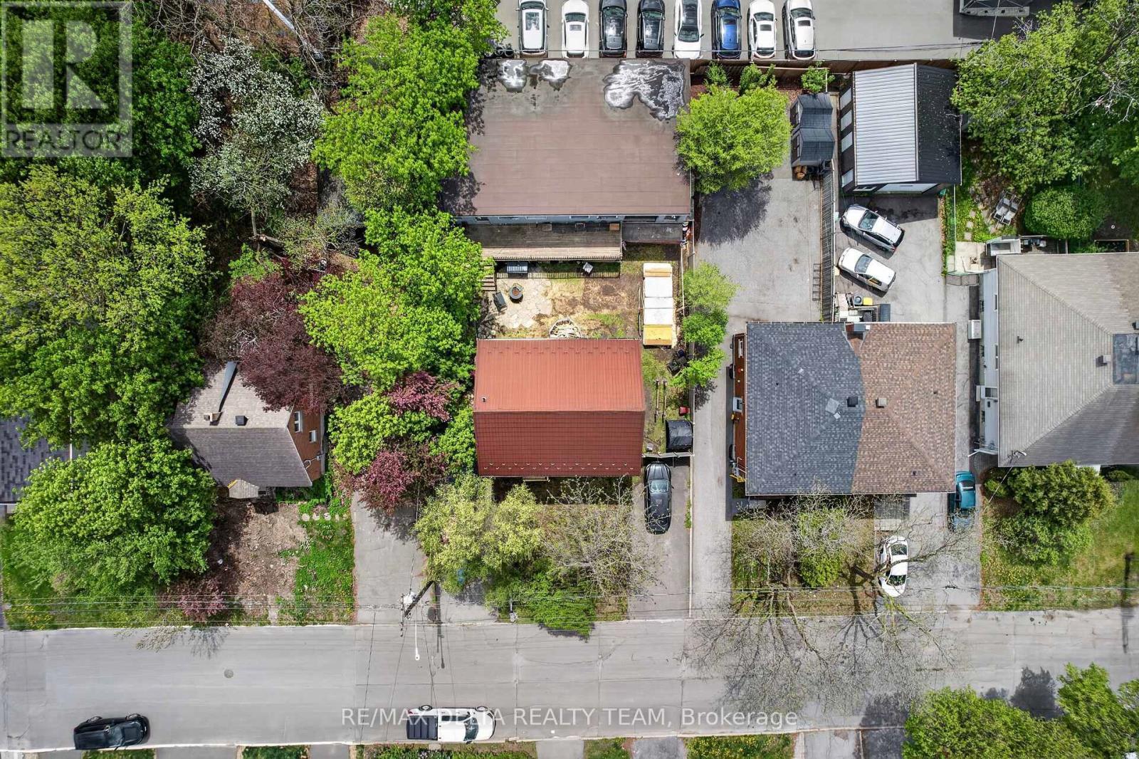 3 Row Units w/ In-law suites + 3 Coach Houses - 538 Mutual Street, Ottawa, ON