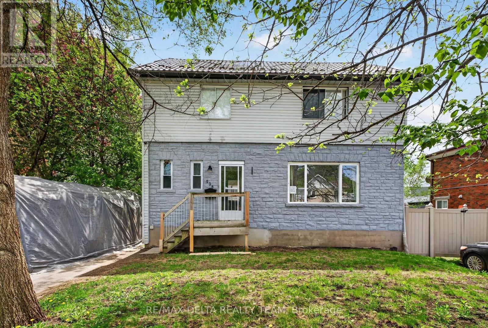 Zoning allows for 3 Row Units, each with 2 ADU's. - 538 Mutual Street, Ottawa, ON