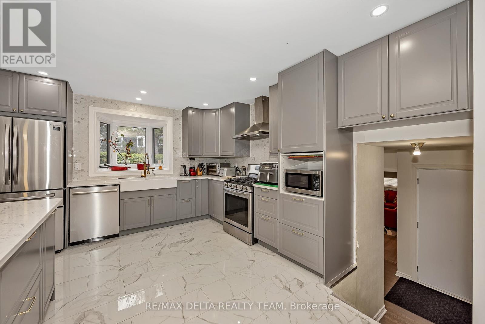 2350 Georgina Drive, Ottawa, ON