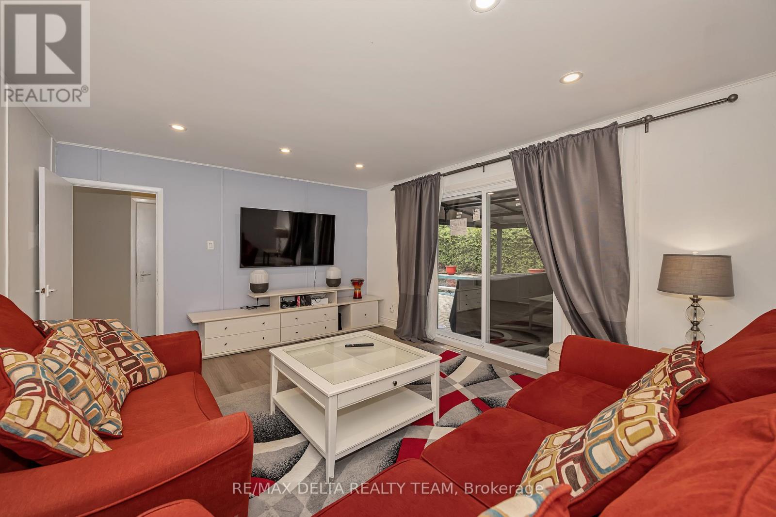 2350 Georgina Drive, Ottawa, ON