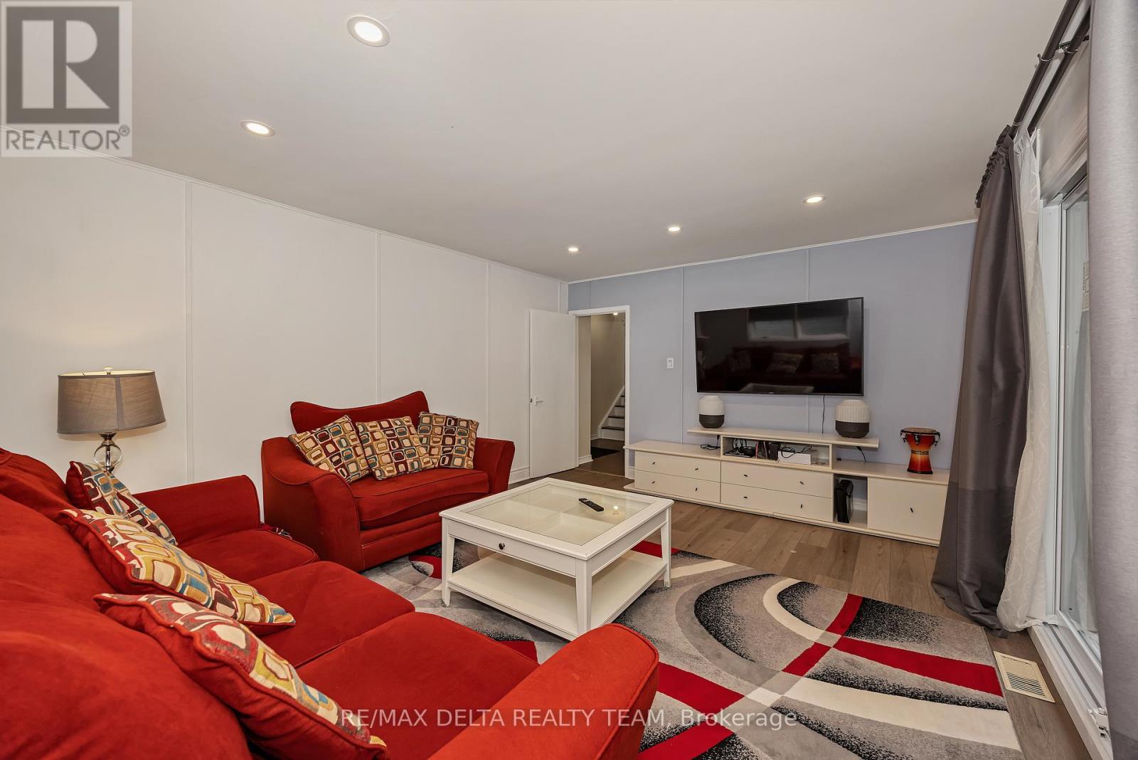 2350 Georgina Drive, Ottawa, ON