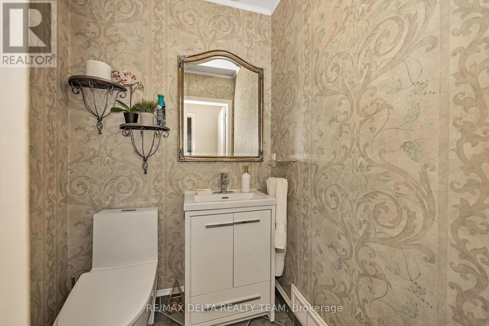 2350 Georgina Drive, Ottawa, ON