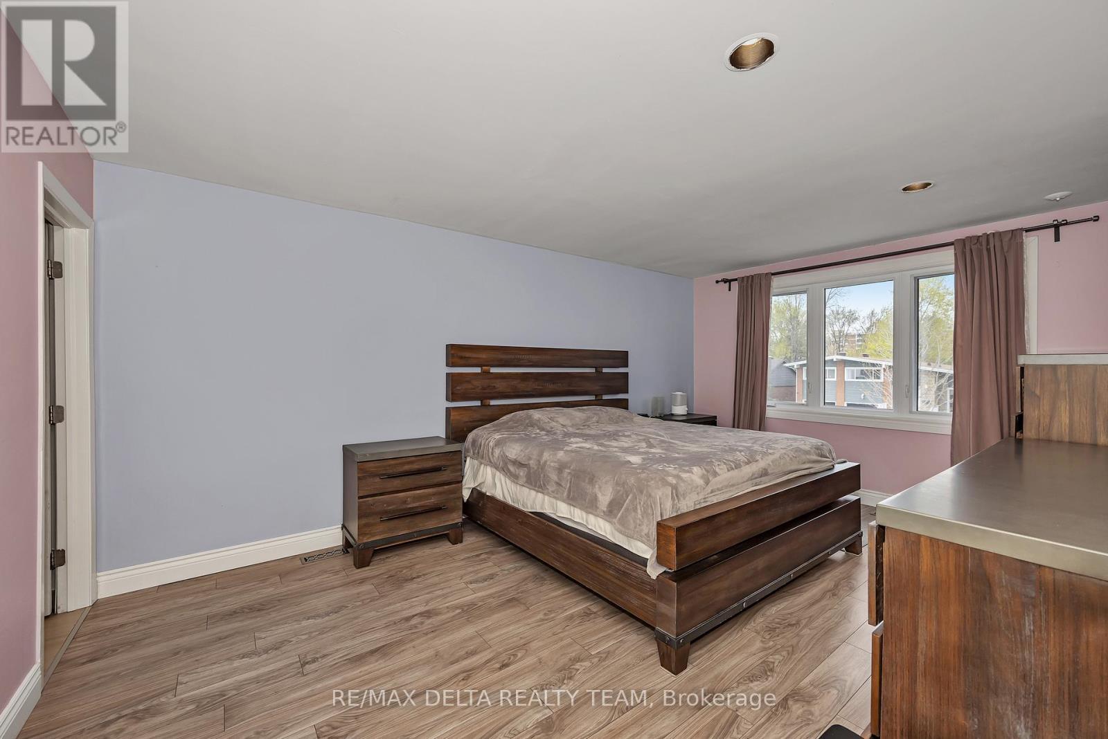 2350 Georgina Drive, Ottawa, ON