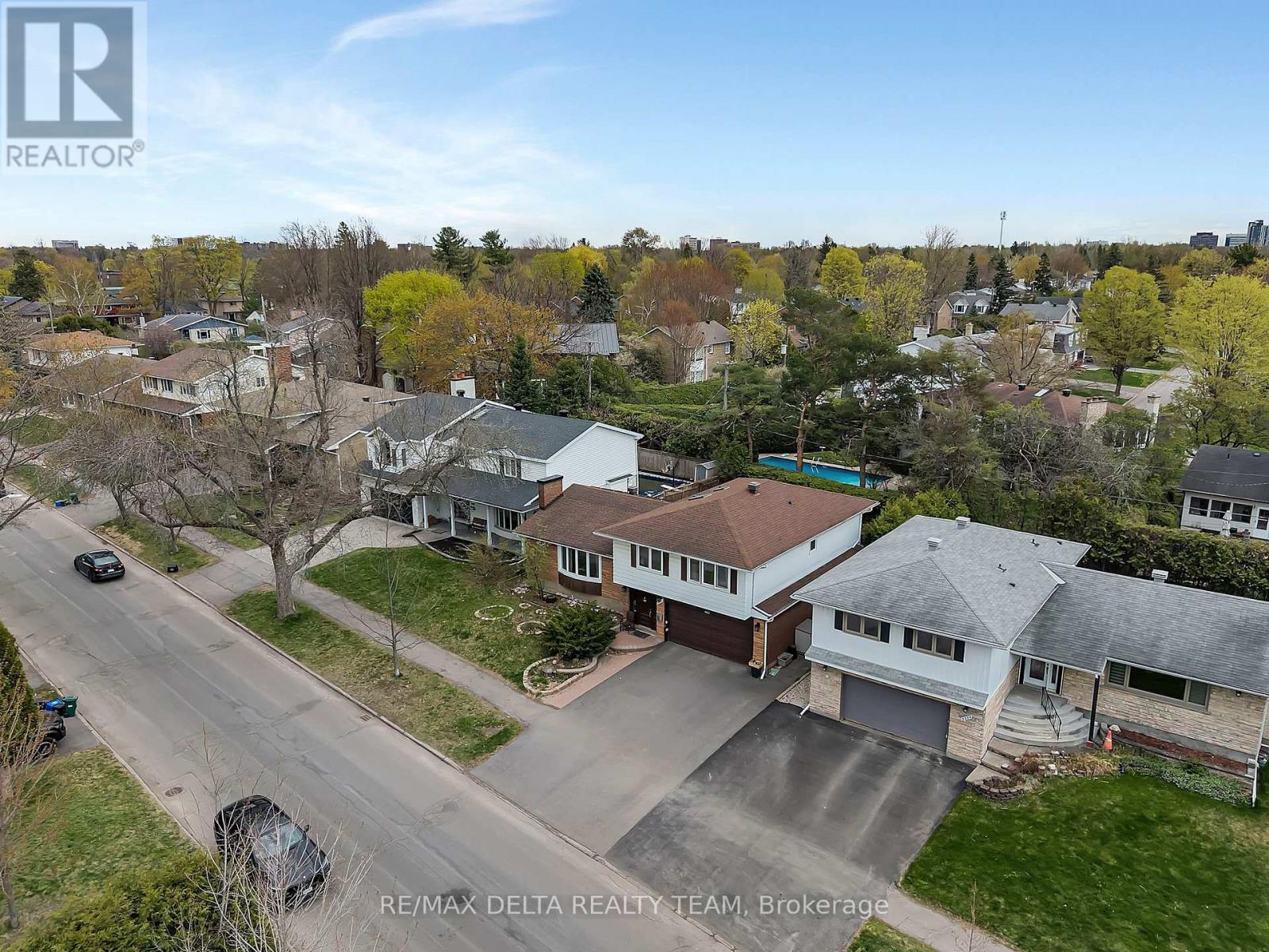 2350 Georgina Drive, Ottawa, ON