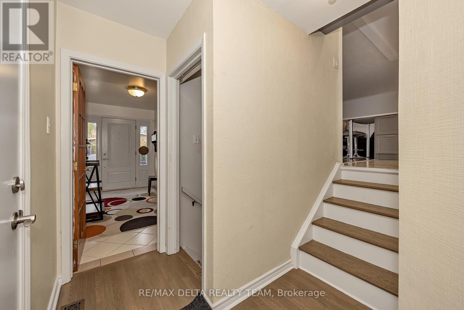 2350 Georgina Drive, Ottawa, ON