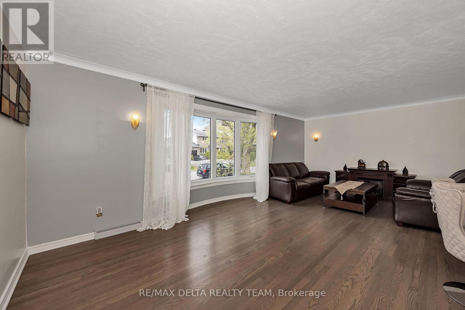 2350 Georgina Drive, Ottawa, ON