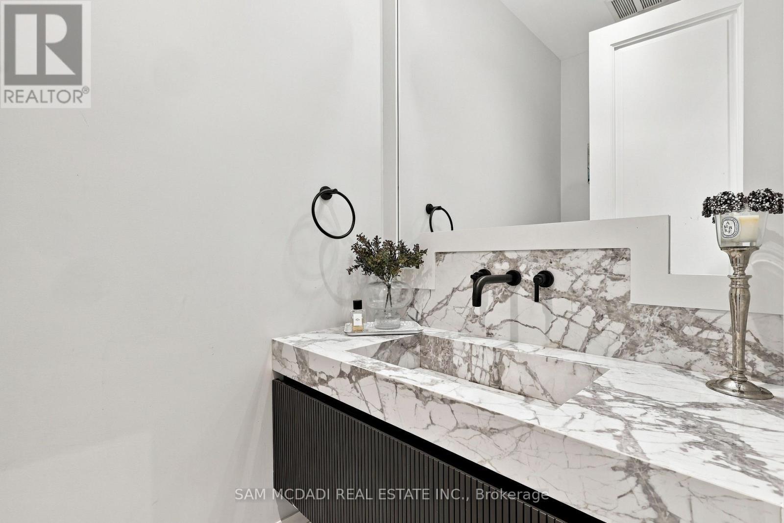 902 Parkland Avenue, Mississauga, ON