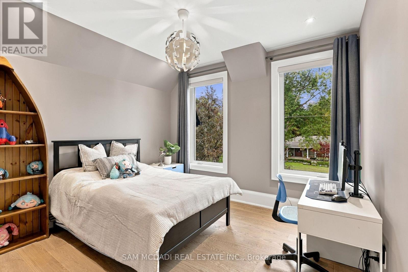 902 Parkland Avenue, Mississauga, ON