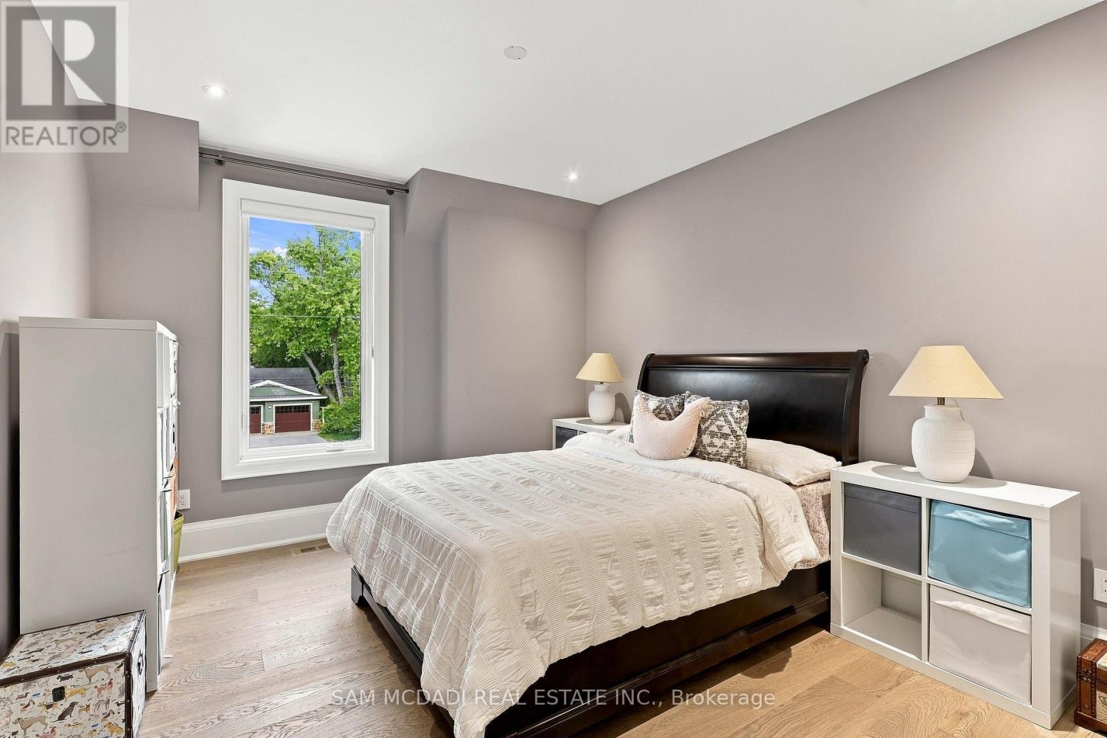 902 Parkland Avenue, Mississauga, ON