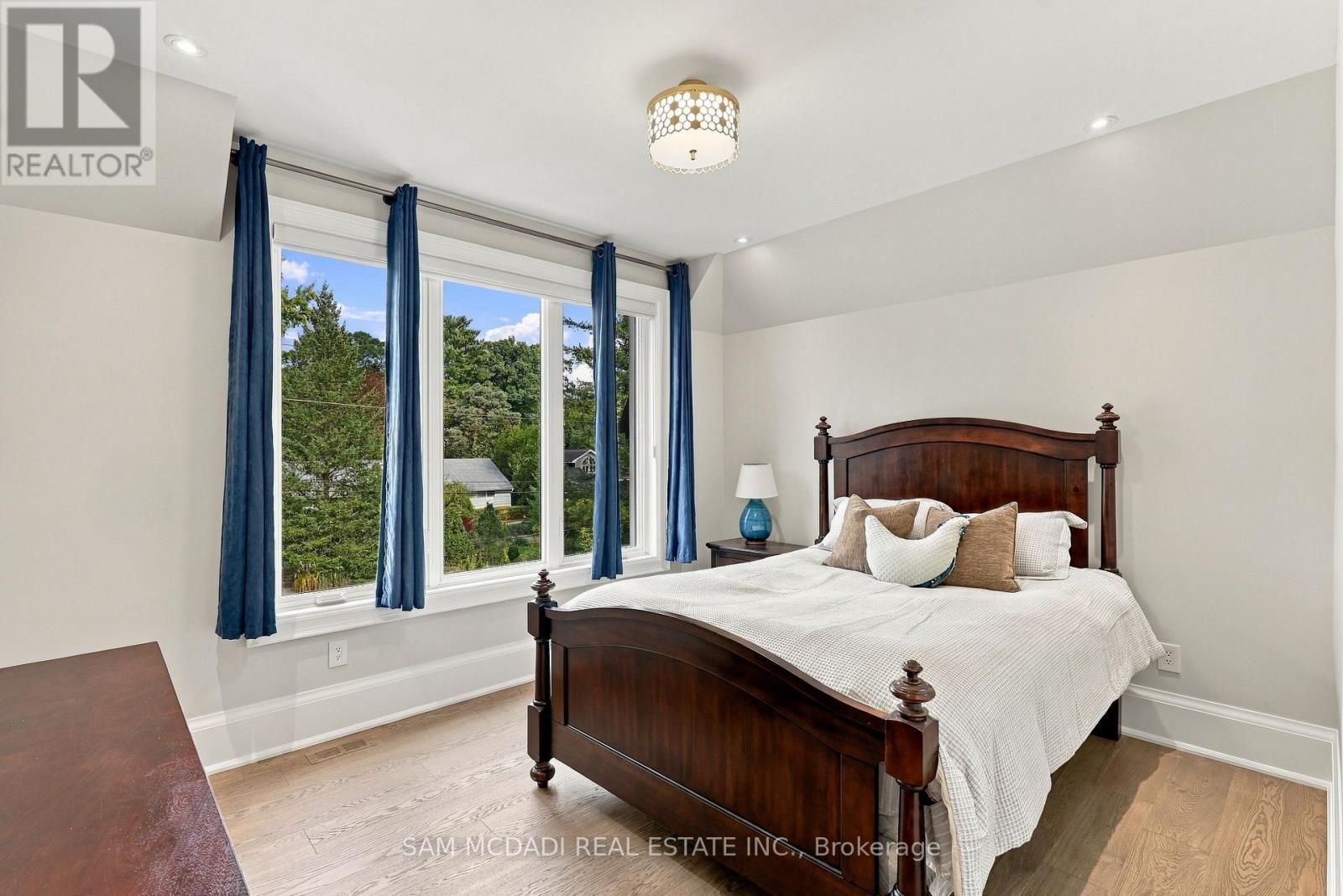 902 Parkland Avenue, Mississauga, ON