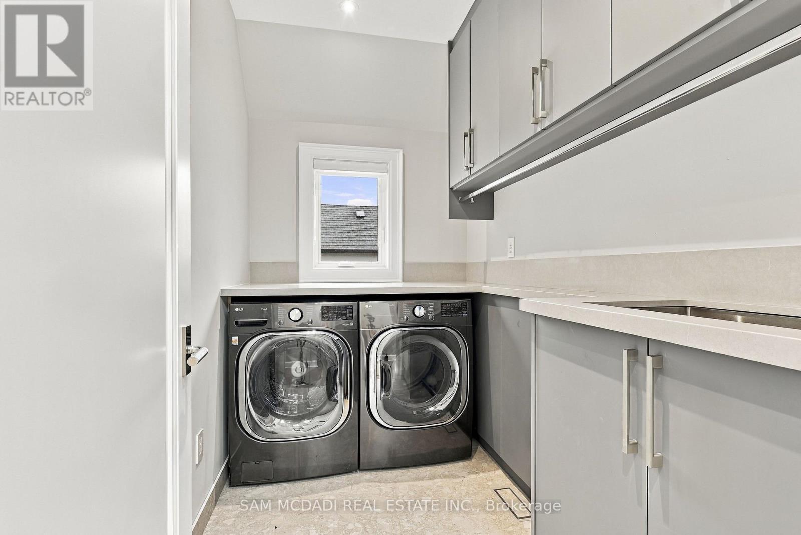 902 Parkland Avenue, Mississauga, ON