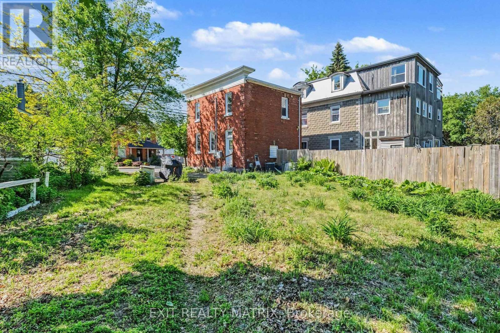 5505 Osgoode Main Street, Ottawa, ON