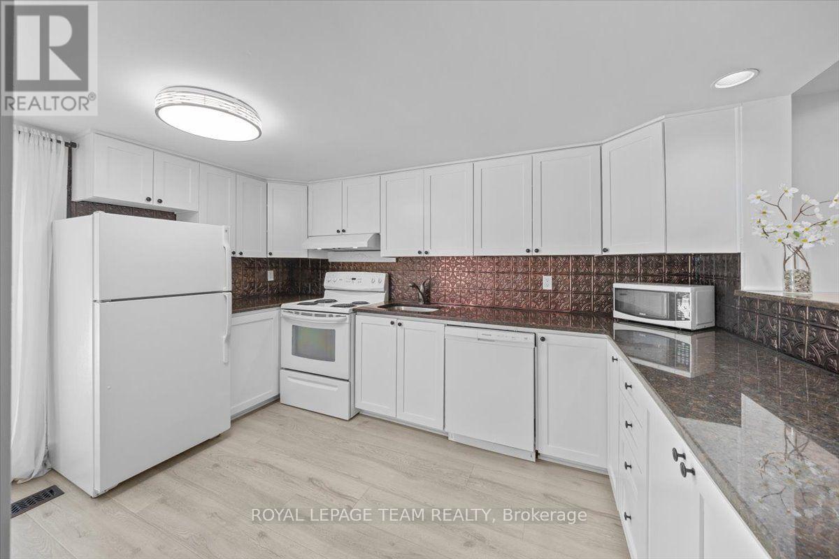 135 Upper Lorne Place, Ottawa, ON